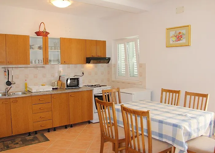 Fenix Two Bedroom Lejlighed *